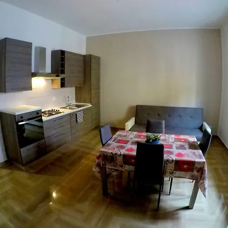 Welcome Apt. 2 *