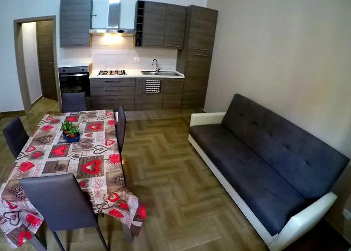 Welcome Apt. 2 דירה *